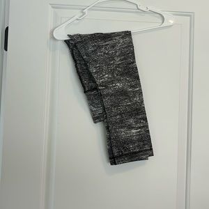LULULEMON 21 INCH LEGGINGS